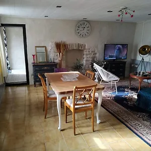 Petite Maison De Bourg Hébergement de vacances