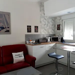 Studio Avec Terrasse Appartement
